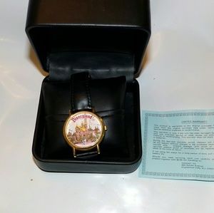 1995 Disneyland pass holders collectors watch